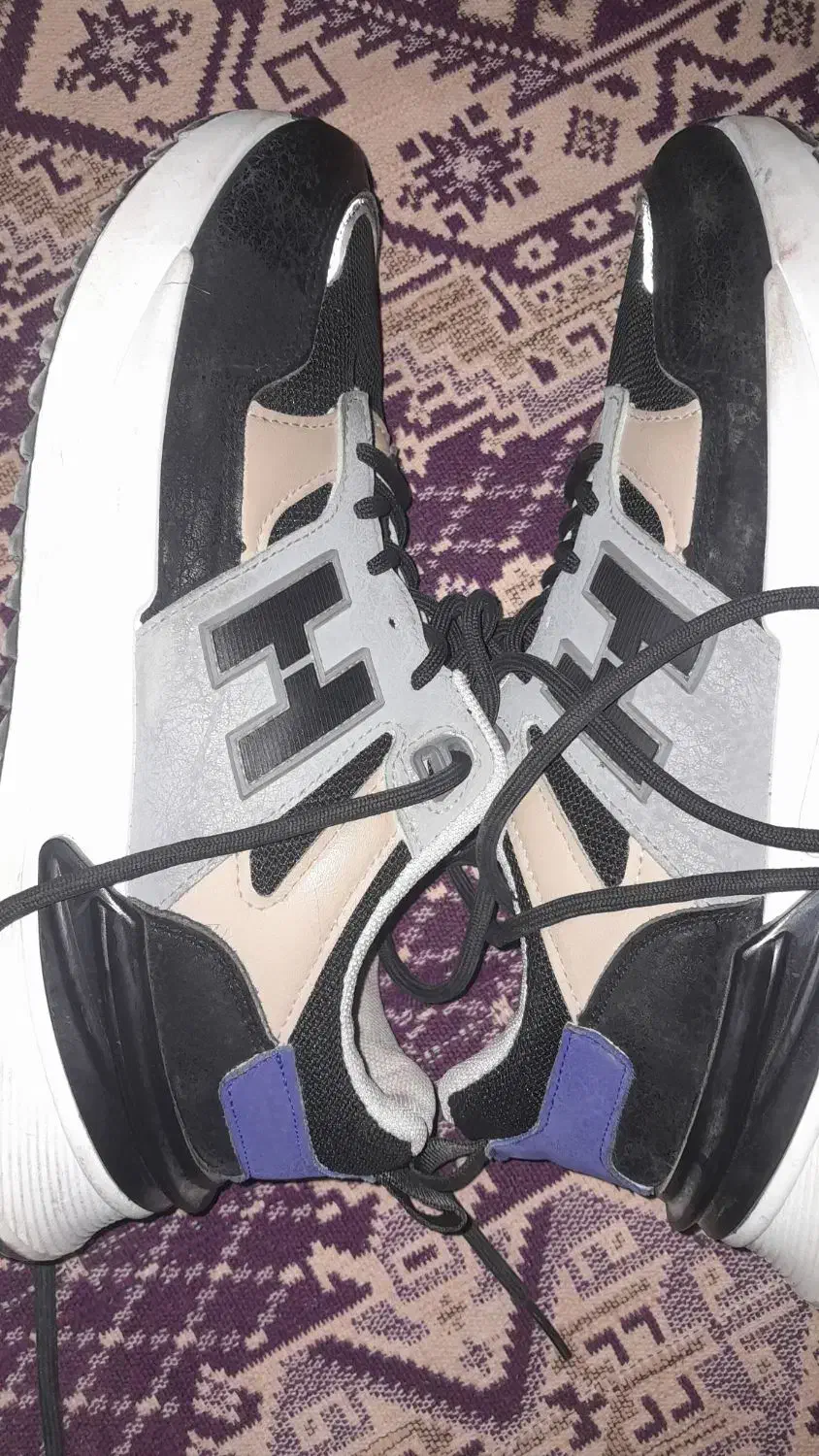 کفش اسپرت ورزشی|کیف، کفش، کمربند|زهک, |دیوار