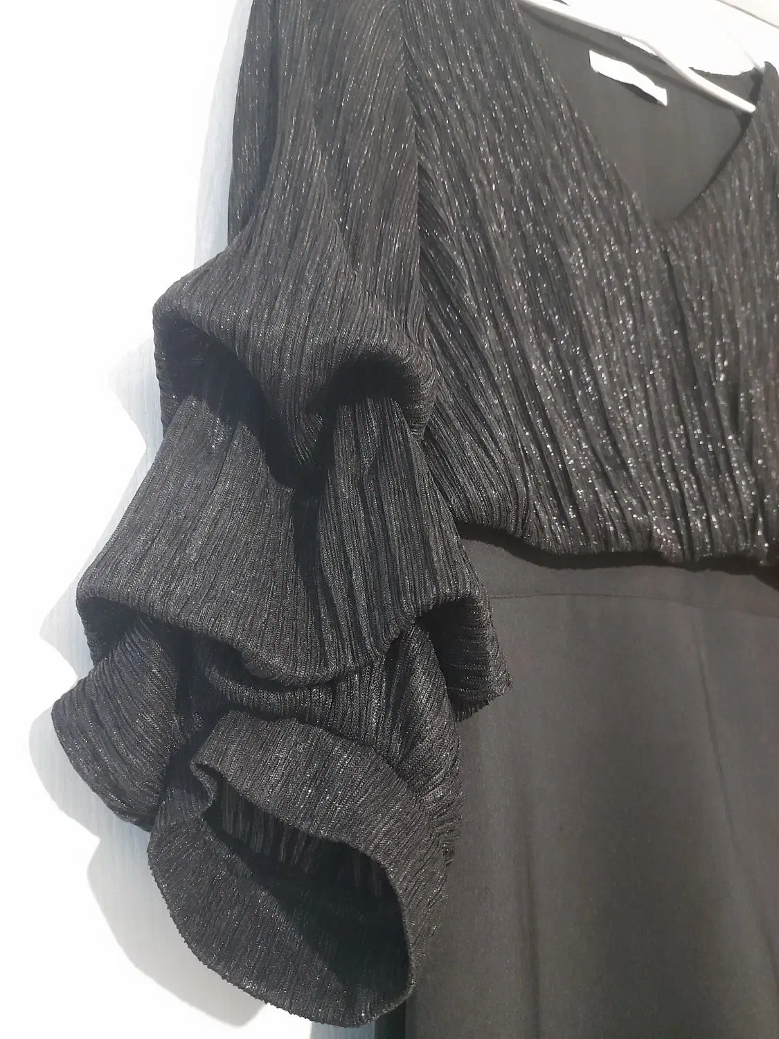 لباس مجلسی|لباس|پیشوا, |دیوار