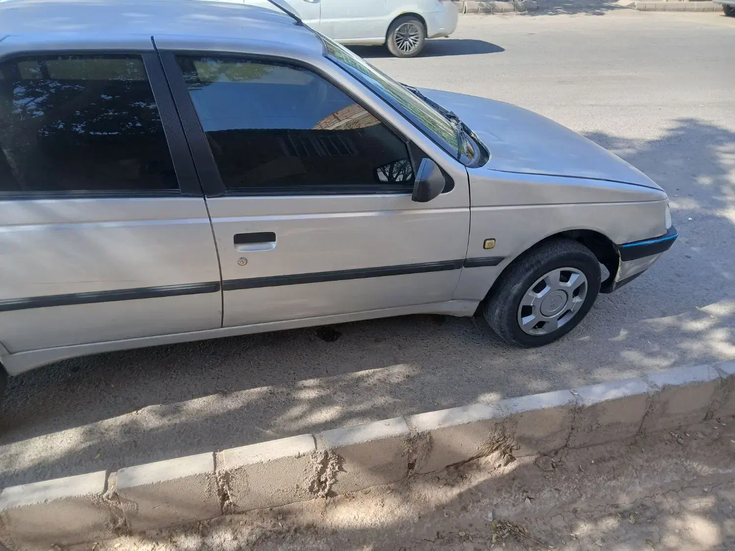 پژو 405 جی ال ایکس (GLX)، مدل ۱۳۸۸|خودرو سواری و وانت|کرمان, |دیوار