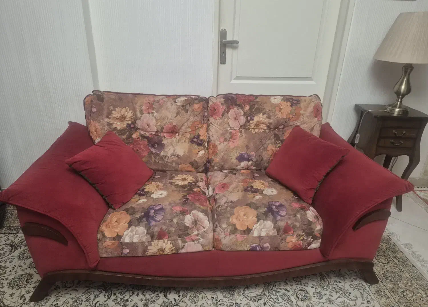 فروش مبل به انضمام میز آشپزخانه و چهار عدد صندلی|مبلمان خانگی و میز عسلی|تهران, هفت چنار|دیوار