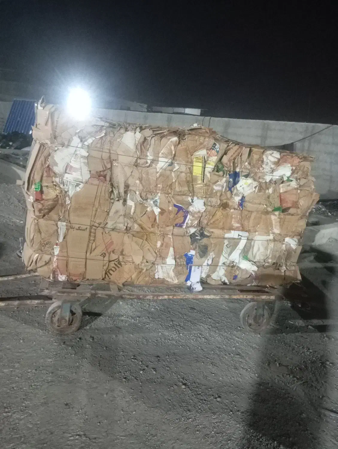 خرید ضایعات آهن آلات کارتن مشبا لک|عمدهفروشی|بندرعباس, |دیوار