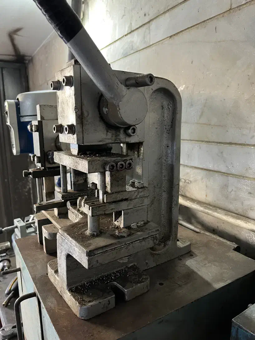 پانچ درب وپنجره الومینیوم مخصوص|ابزارآلات|لنجان, |دیوار