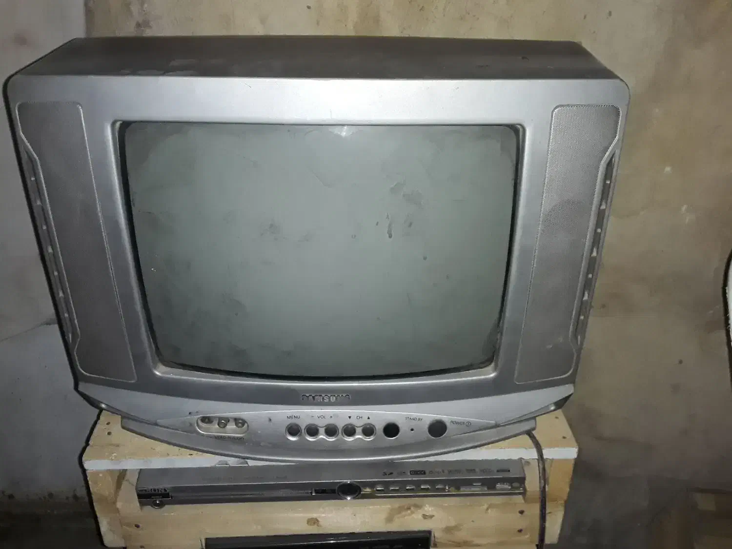 تلویزیون ۱۴ اینج|تلویزیون و پروژکتور|ملایر, |دیوار