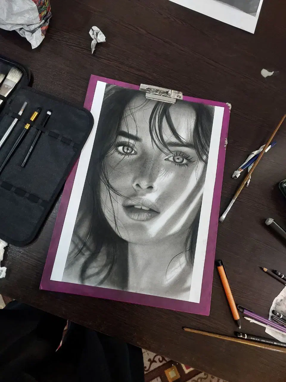 نقاشی چهره سیاه قلم و پرتره هدیه ایی|تابلو، نقاشی، عکس|قم, ارم|دیوار