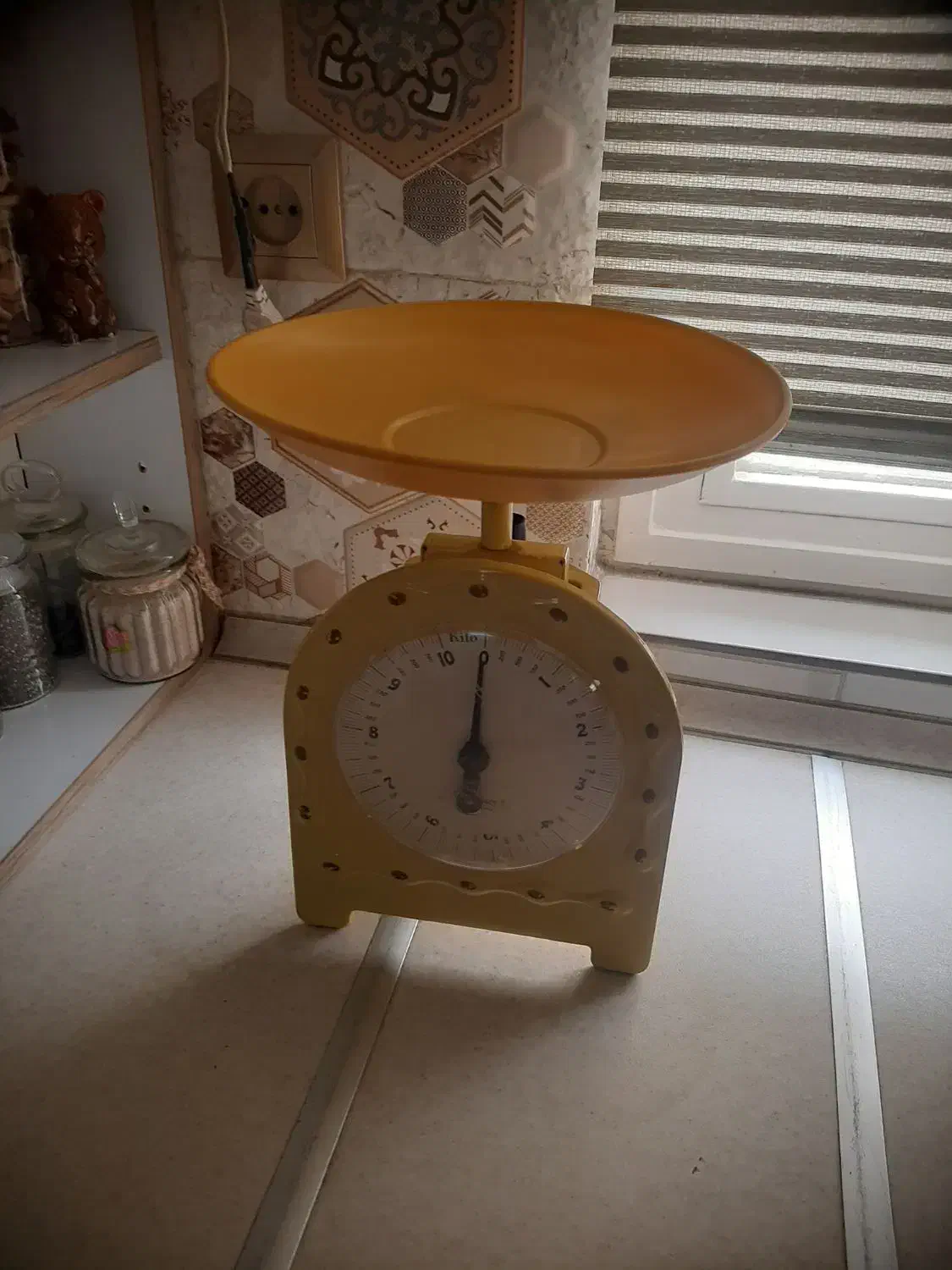 ترازو|ظروف پخت‌وپز|تهران, آهنگران (سراسیاب دولاب)|دیوار