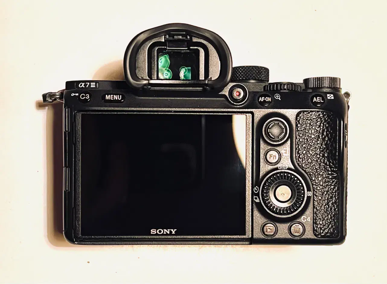 دوربین سونی الفا 7 مارک۳  Sony A7 III|دوربین عکاسی و فیلم‌برداری|تهران, زعفرانیه|دیوار
