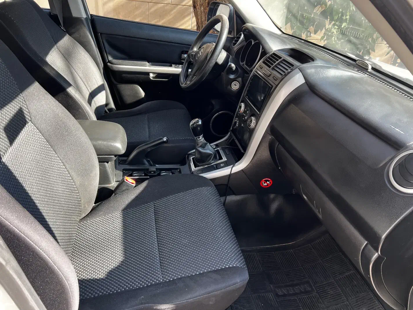 سوزوکی گرند ویتارا ۲۰۰۶ دنده ای|خودرو سواری و وانت|شیراز, زرگری|دیوار