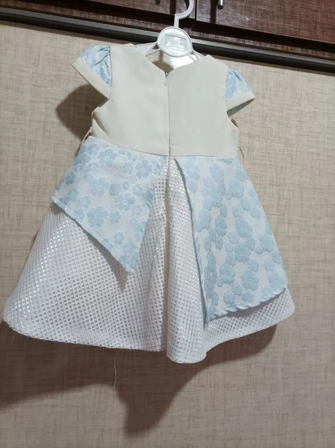 تعدادی لباس بچگانه|کفش و لباس بچه|تبریز, |دیوار