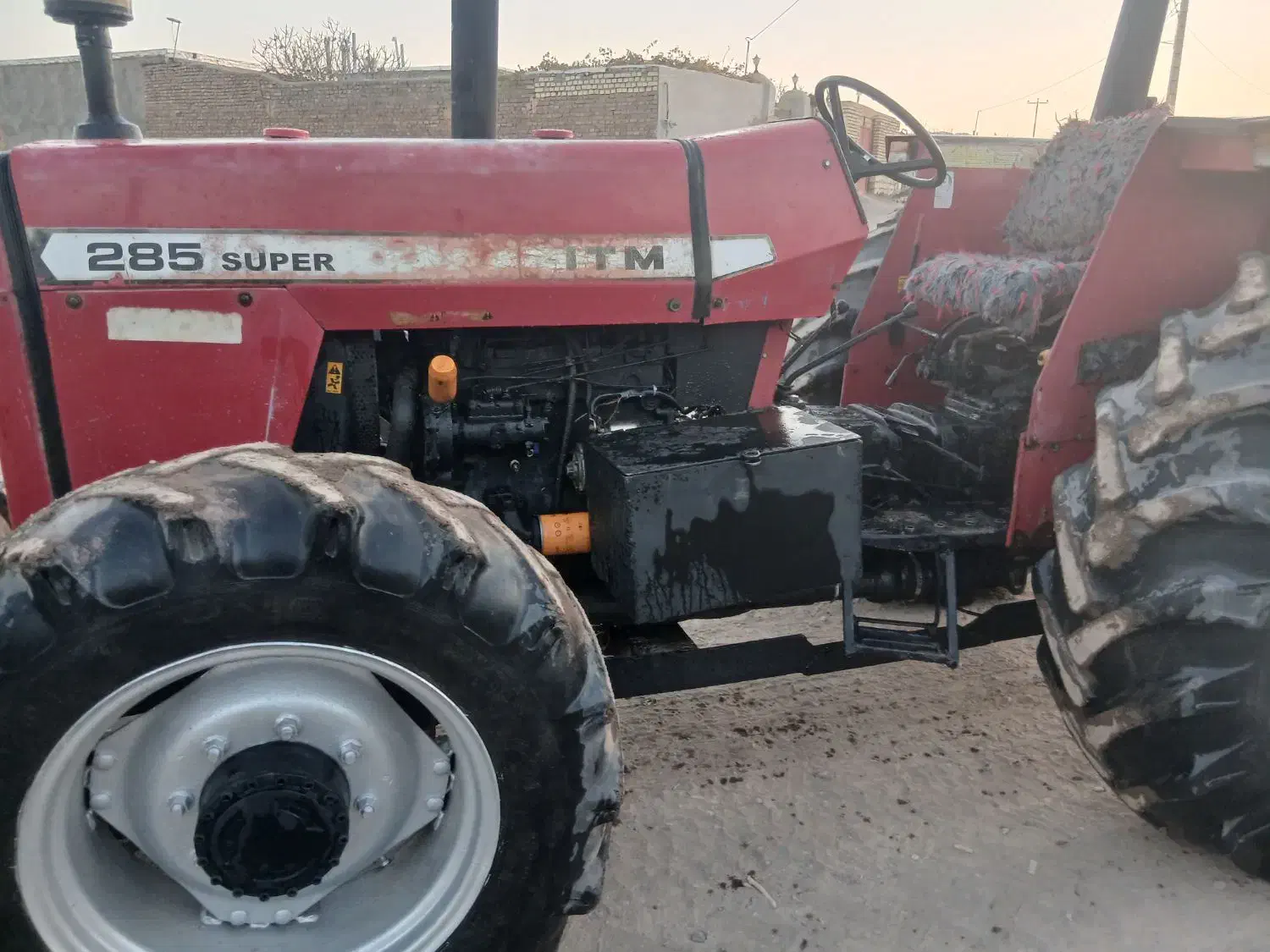 تراکتور۲۸۵ مدل ۹۱ جفت کارخانه صادراتی|خودرو سنگین|سبزوار, قلعهنو دهزار|دیوار