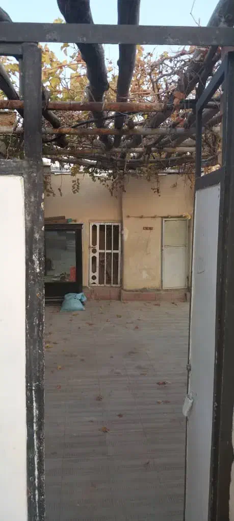 ویلا استخر وحیاط دار|فروش خانه و ویلا|قاهان, |دیوار