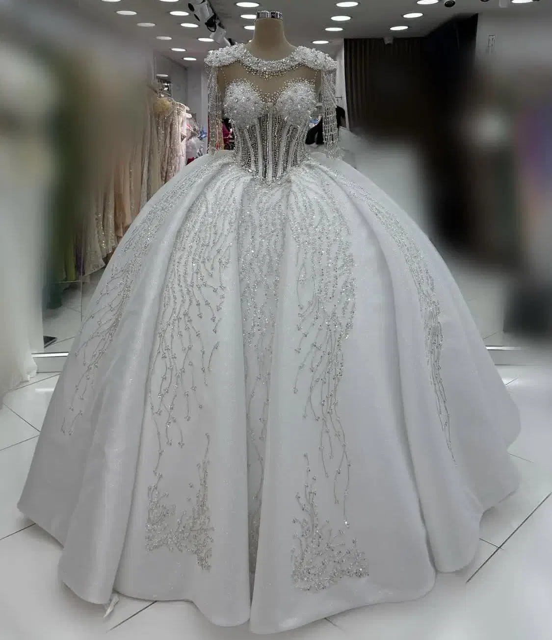 لباس عروس|لباس|صدرا-فارس, فاز ۱|دیوار