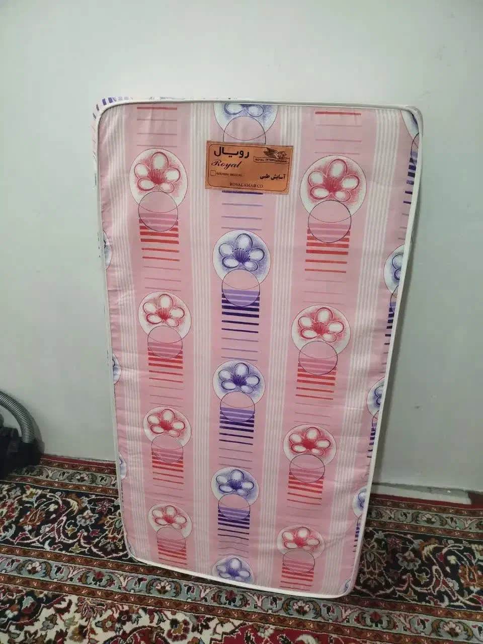 تخت کودک|تخت و سرویس خواب|بومهن, |دیوار