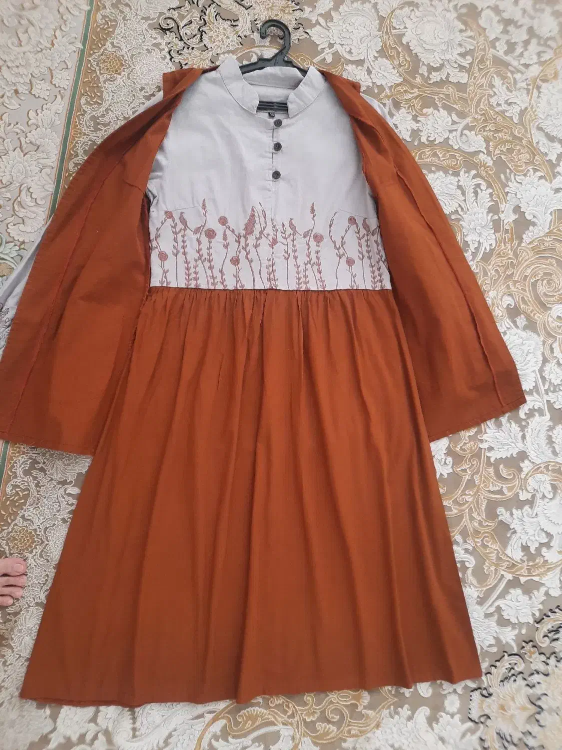 پیراهن و جلیقه زنانه و دخترانه گلدوزی|لباس|قائن, |دیوار