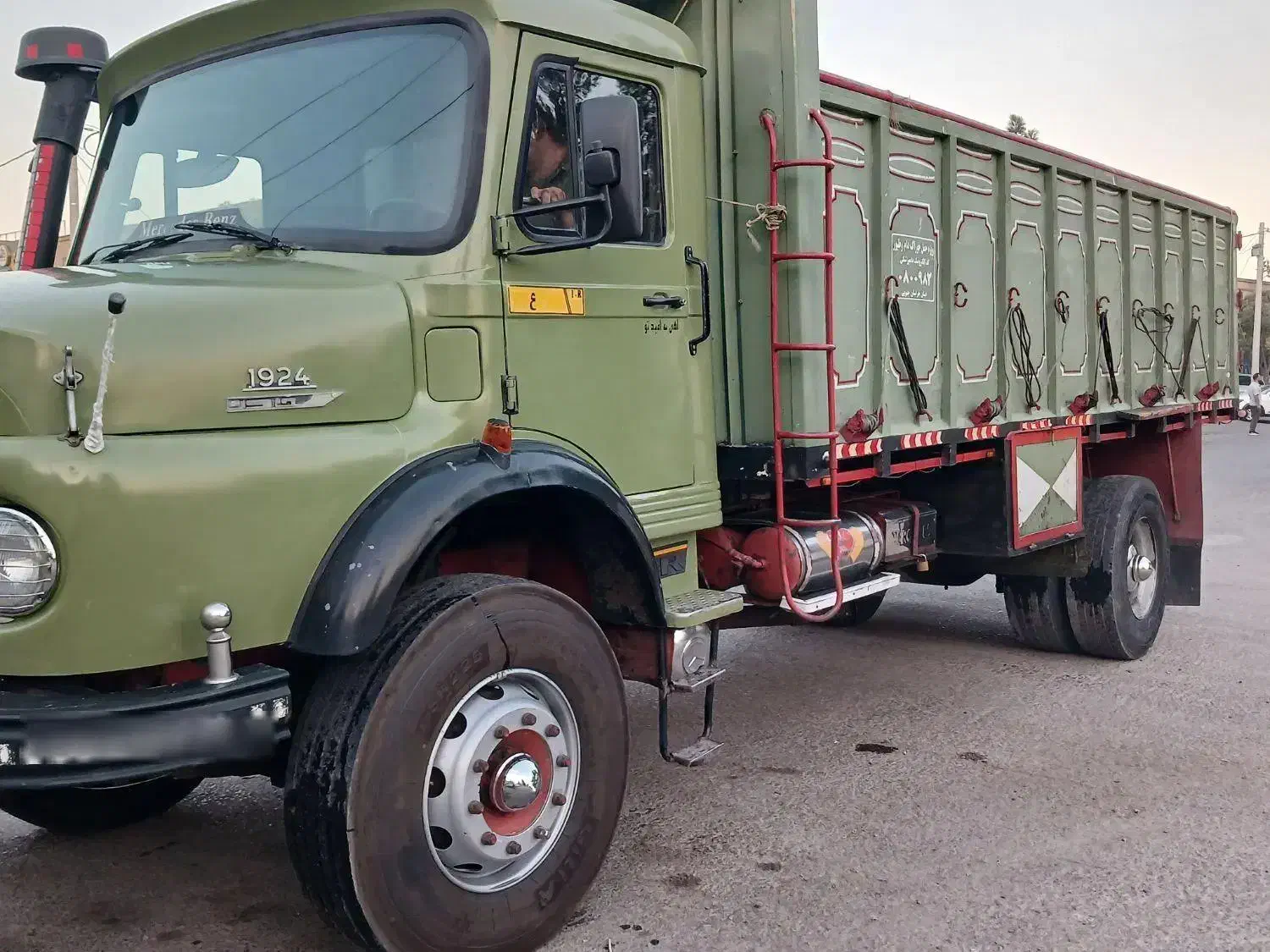 بنز تک باری مدل ۵۴عروسک|خودرو سنگین|اصفهان, شهرک صنعتی امیرکبیر (شاپور جدید)|دیوار