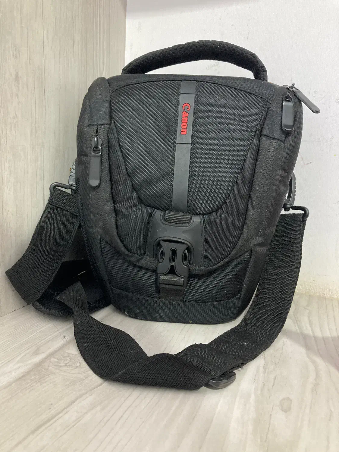 دوربین 2000Dکنون|دوربین عکاسی و فیلمبرداری|مشهد, چهارچشمه|دیوار