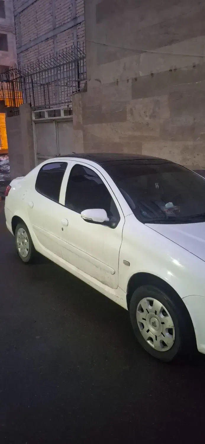 رانا پلاس پانا۱۴۰۱      ۴۴۰۰۰کارکرد|خودرو سواری و وانت|صفادشت, |دیوار