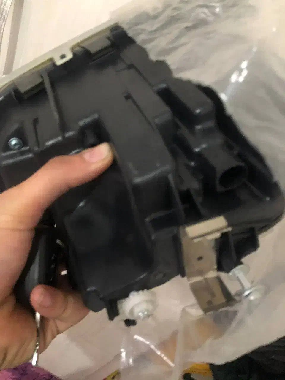 چرا جلو سمت راست volvo|قطعات یدکی و لوازم جانبی|مشهد, دانشجو|دیوار