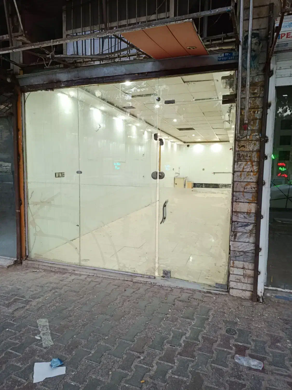 مغازه تجاری 40 متری خیابان طالقانی|اجارهٔ مغازه و غرفه|سبزوار, امیر کبیر|دیوار