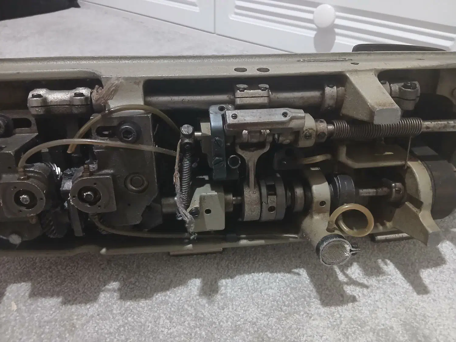 چرخ صنعتی دو سوزنه دو ماکو|چرخ خیاطی و ریسندگی|اندیشه, اندیشه فاز ۱|دیوار