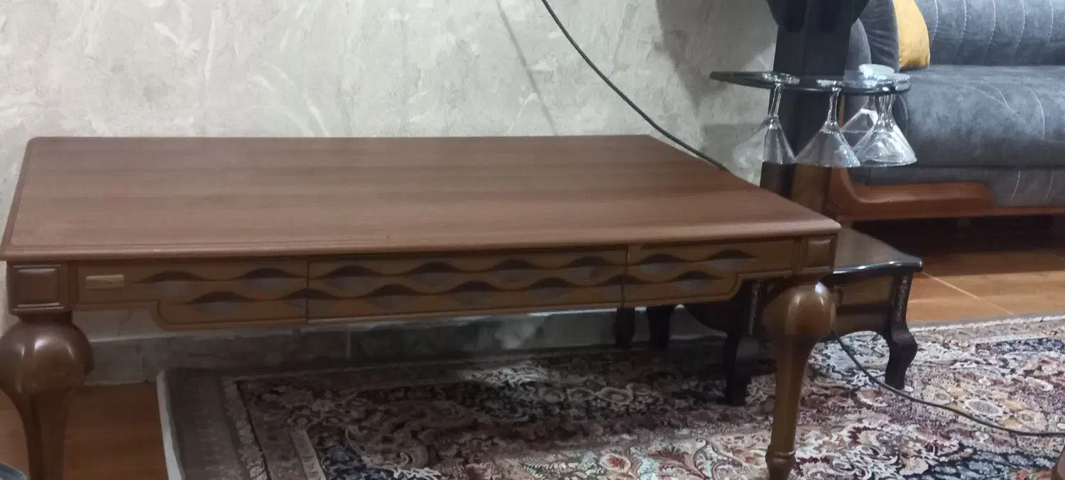 میز تنها|مبلمان خانگی و میز عسلی|گرگان, |دیوار