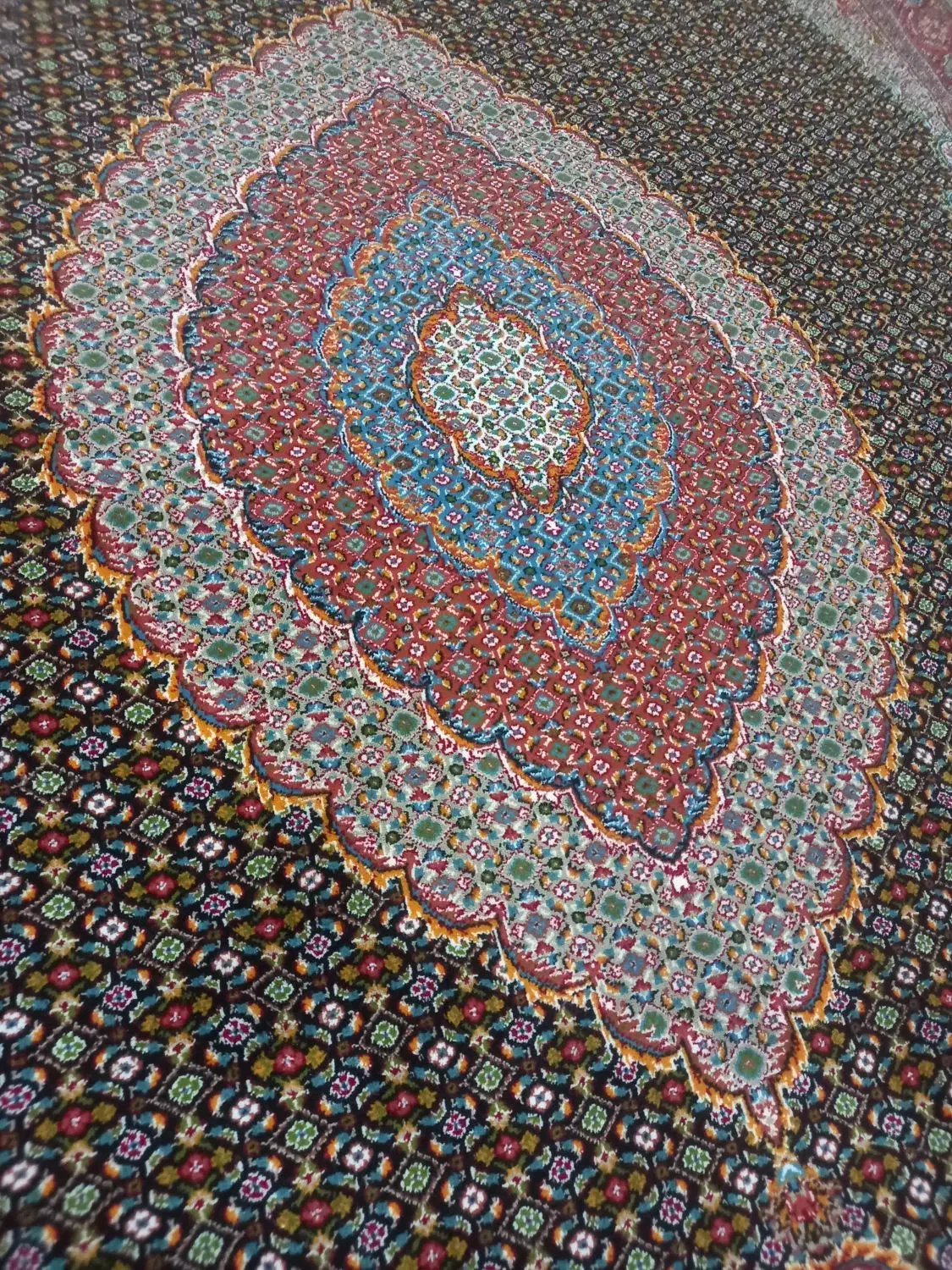 فرش  ۷۰۰شانه|فرش|ارومیه, |دیوار