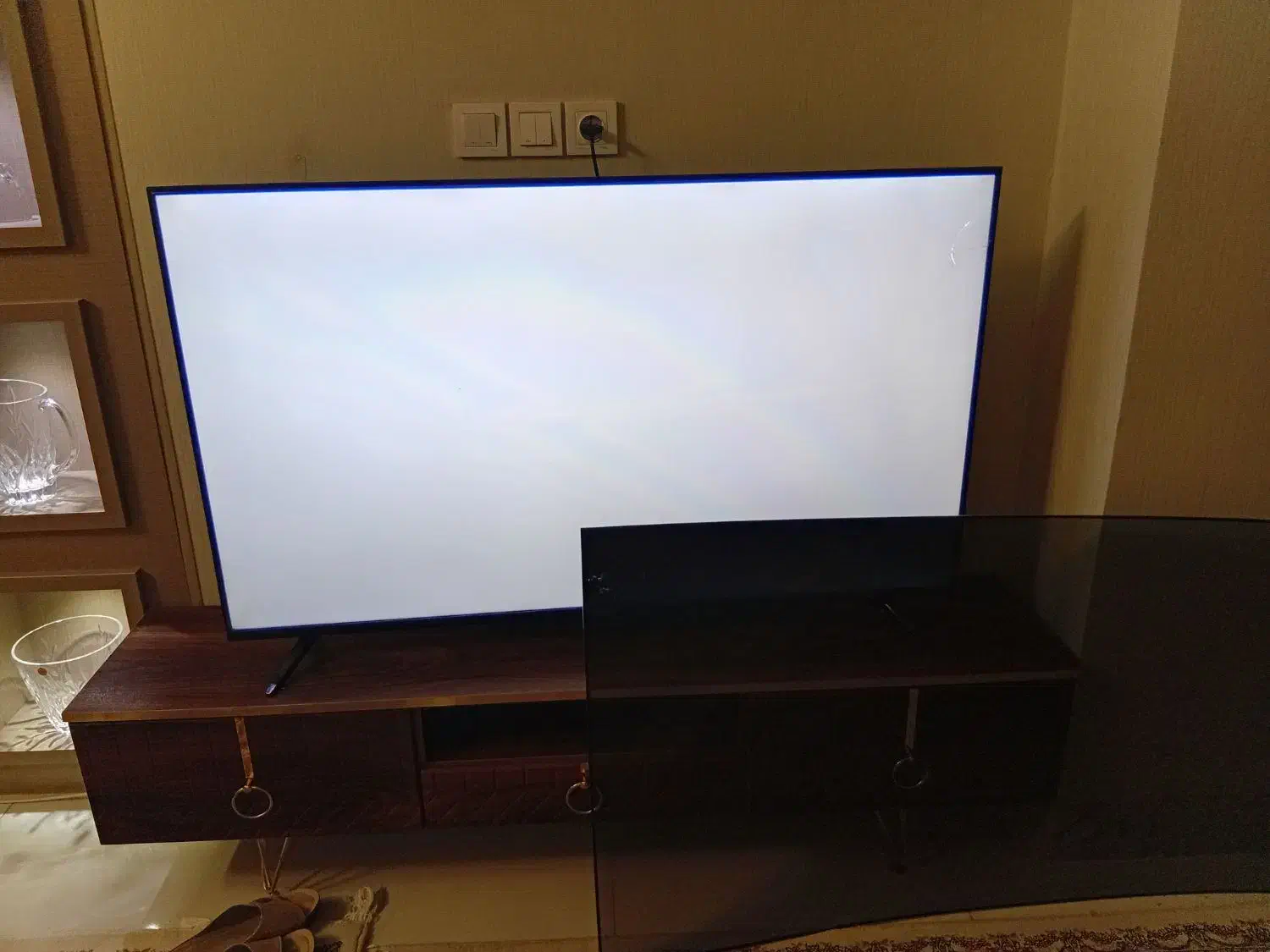 ال سی دی شکسته|تلویزیون و پروژکتور|قم, زنبیل آباد|دیوار