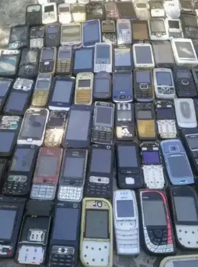 گوشی قدیمی|موبایل|کاشان, مشکات|دیوار