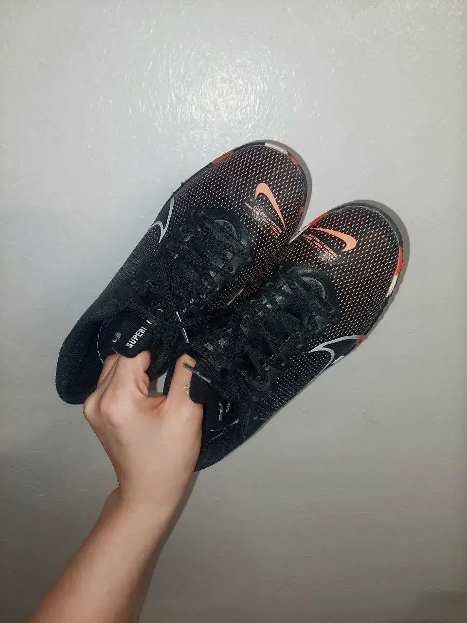 کفش فوتبال|تجهیزات ورزشی|شاهین‌شهر, مخابرات (شهید بهشتی)|دیوار