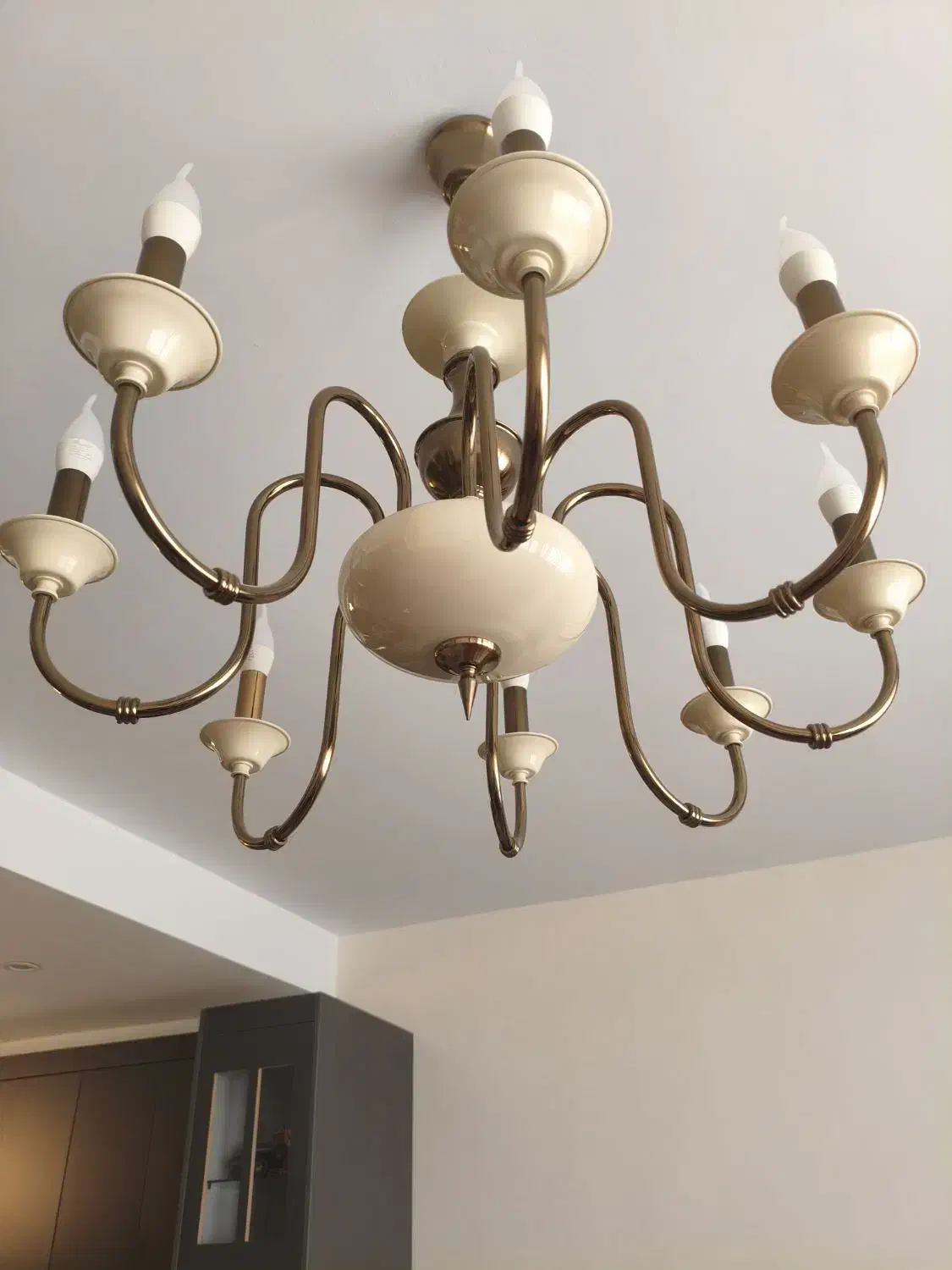 لوستر|لوستر و چراغ آویز|مشکین‌دشت, |دیوار