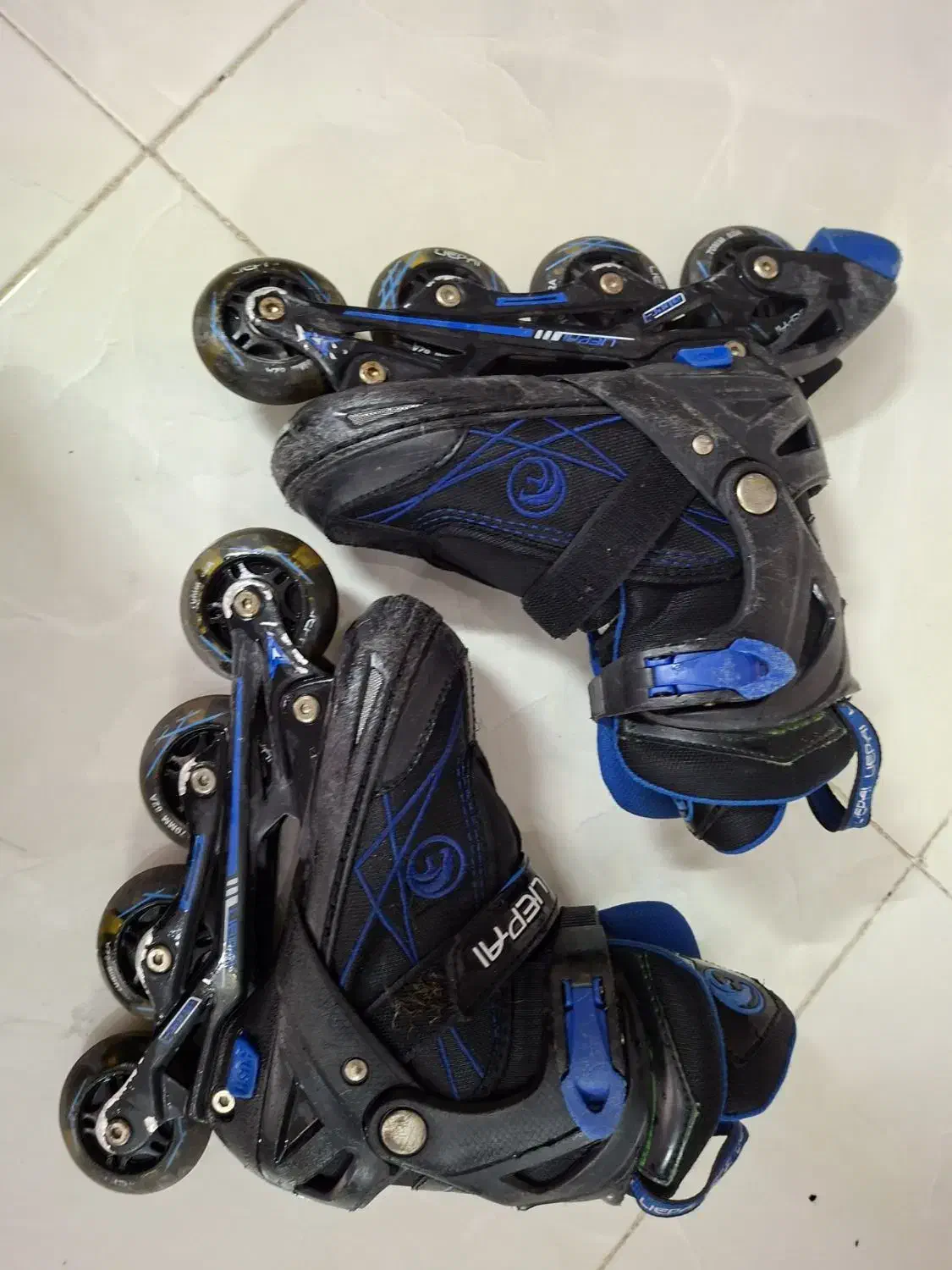 اسکیت رنگ آبی مشکی|دوچرخه، اسکیت، اسکوتر|گلبهار, شهر جدید گلبهار|دیوار