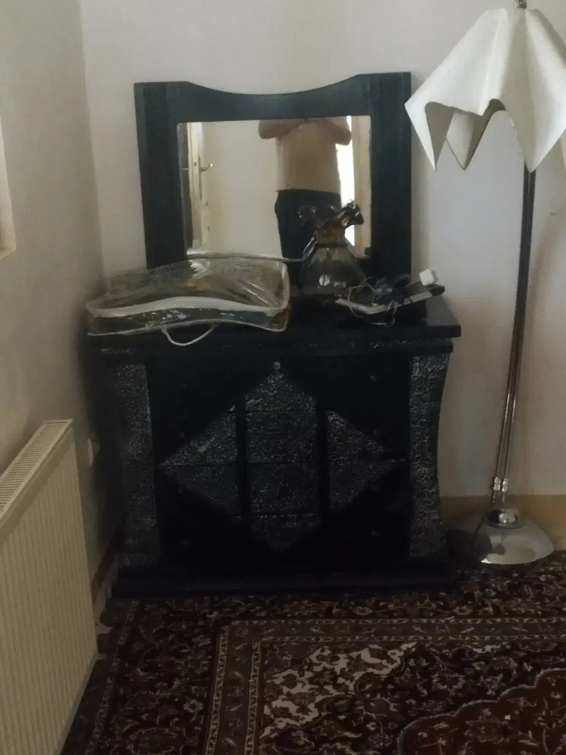 تخت خواب .دراور .کابینت.  فرش. تانکرسفید|فرش|ایلام, |دیوار