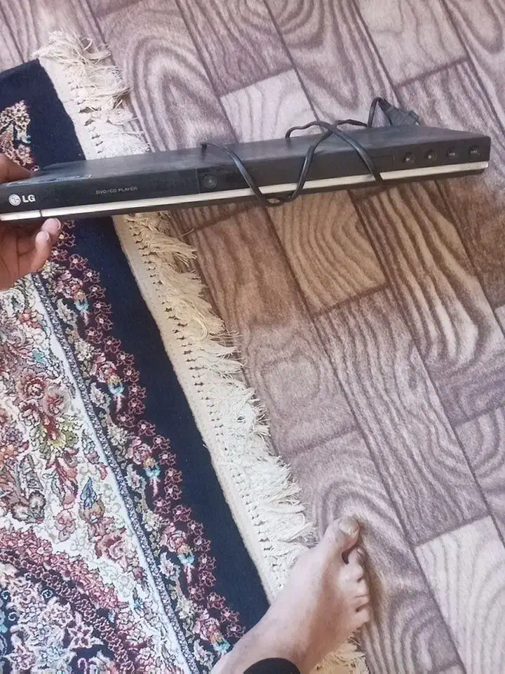 فروش یک دستگاه دی وی دی پلیر|پخش‌کننده DVD و ویدیو|اصفهان, زهران|دیوار