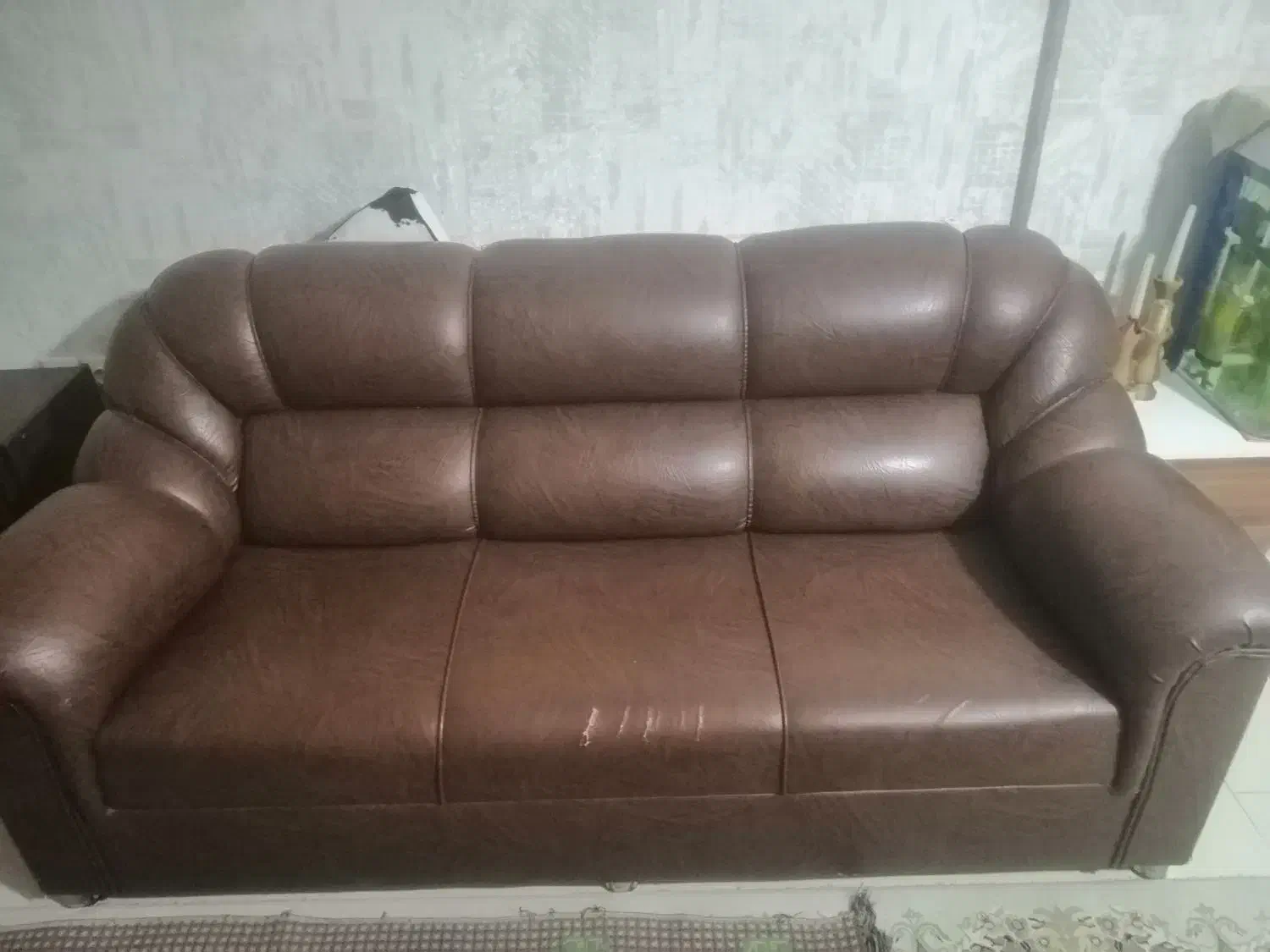 مبل چرم ترک|مبلمان خانگی و میز عسلی|صدرا-فارس, فاز ۱|دیوار