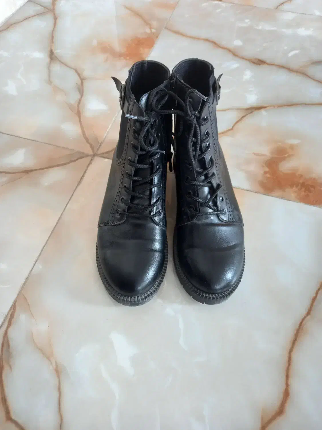 پوتین|کیف، کفش، کمربند|مرودشت, تامین اجتماعی‎|دیوار