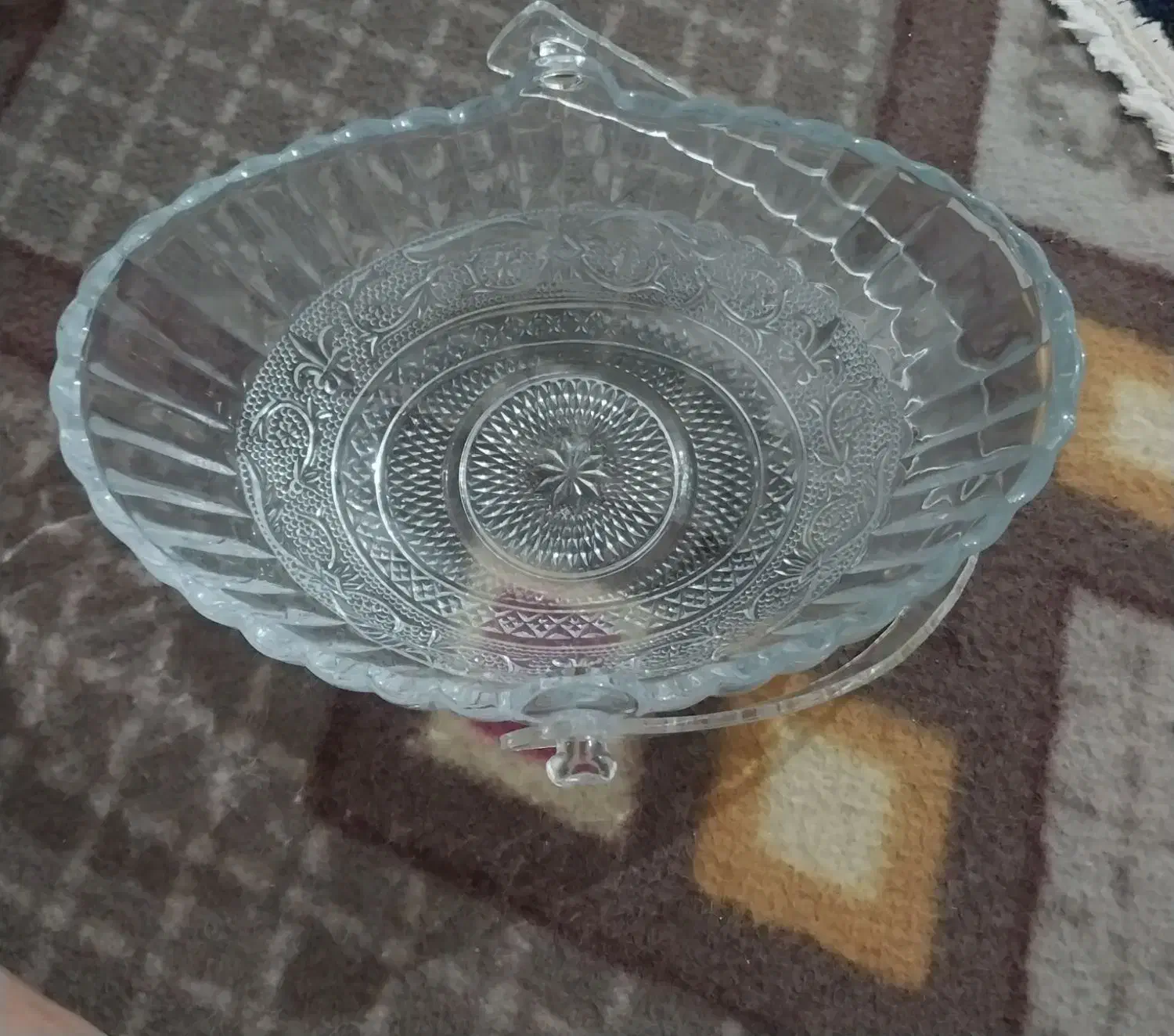 تعدادی ظرف و سی دی|ظروف سرو و پذیرایی|نسیم‌شهر, |دیوار