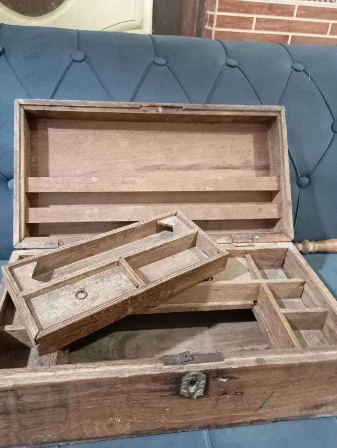 صندوقچه عتیقه|کلکسیون اشیاء عتیقه|قشم, |دیوار