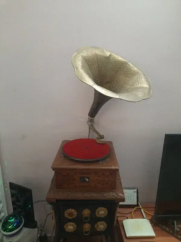 گرامافون|کلکسیون اشیاء عتیقه|تهران, وحیدیه|دیوار