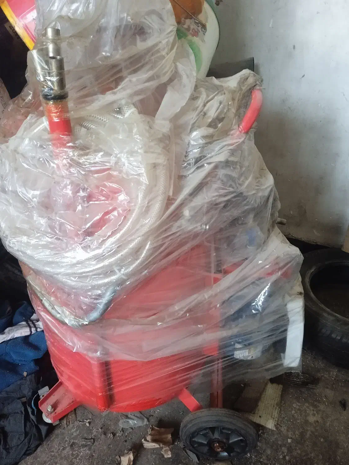 ساکشن برقی و کمپرسور باد و لاستیک درار|ماشینآلات صنعتی|خورموج, |دیوار