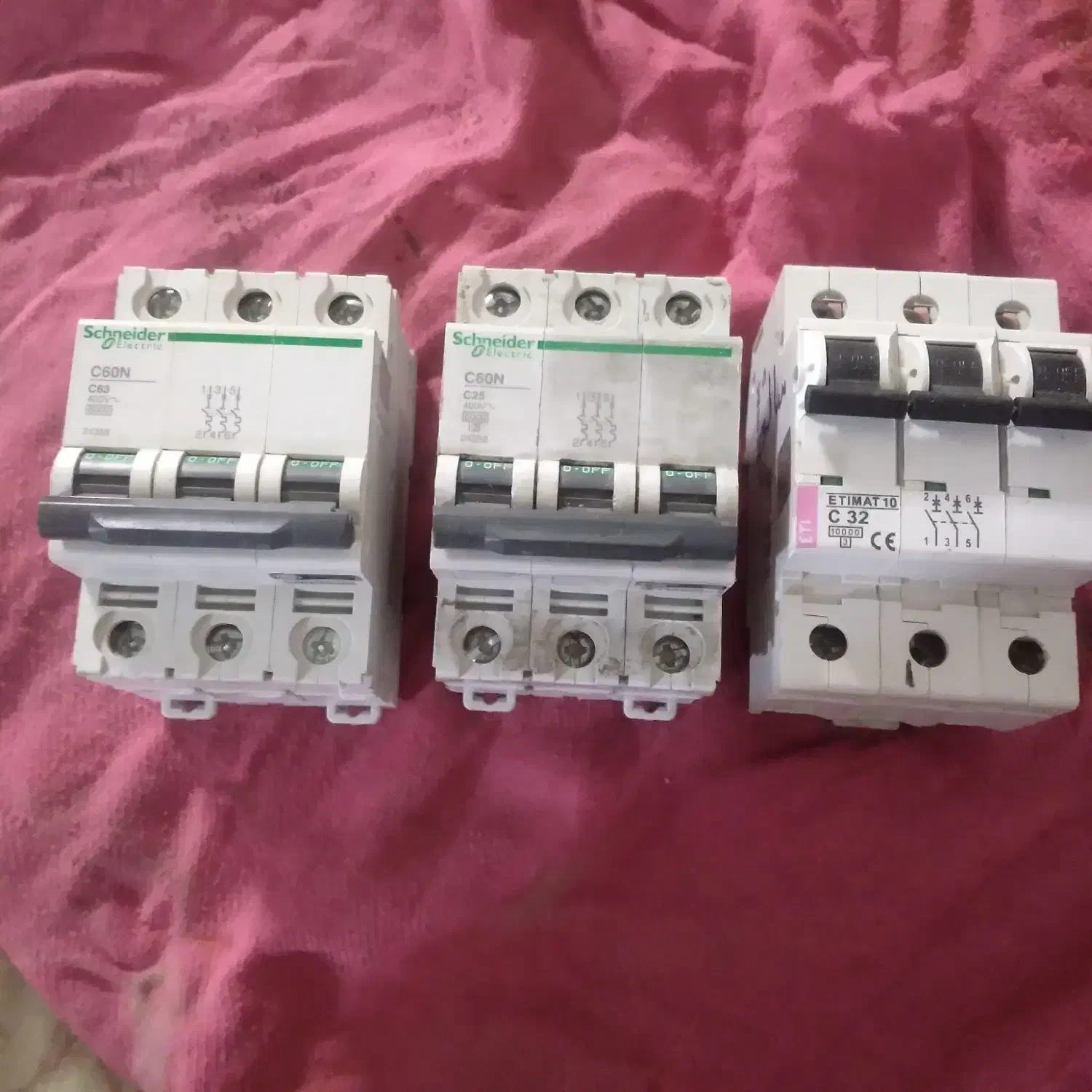 همه وسایل حراج شد|حراج|قم, دروازه ری|دیوار