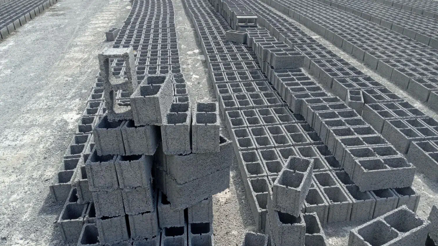 به یک یا دوکارگر ماهر برای بلوک زنی کلاف نیازمندیم|استخدام معماری، عمران و ساختمانی|پل سفید, |دیوار