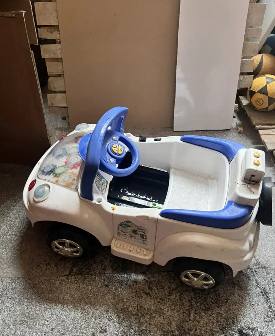 ماشین شارژی|اسباببازی بچه|قم, چهار مردان|دیوار