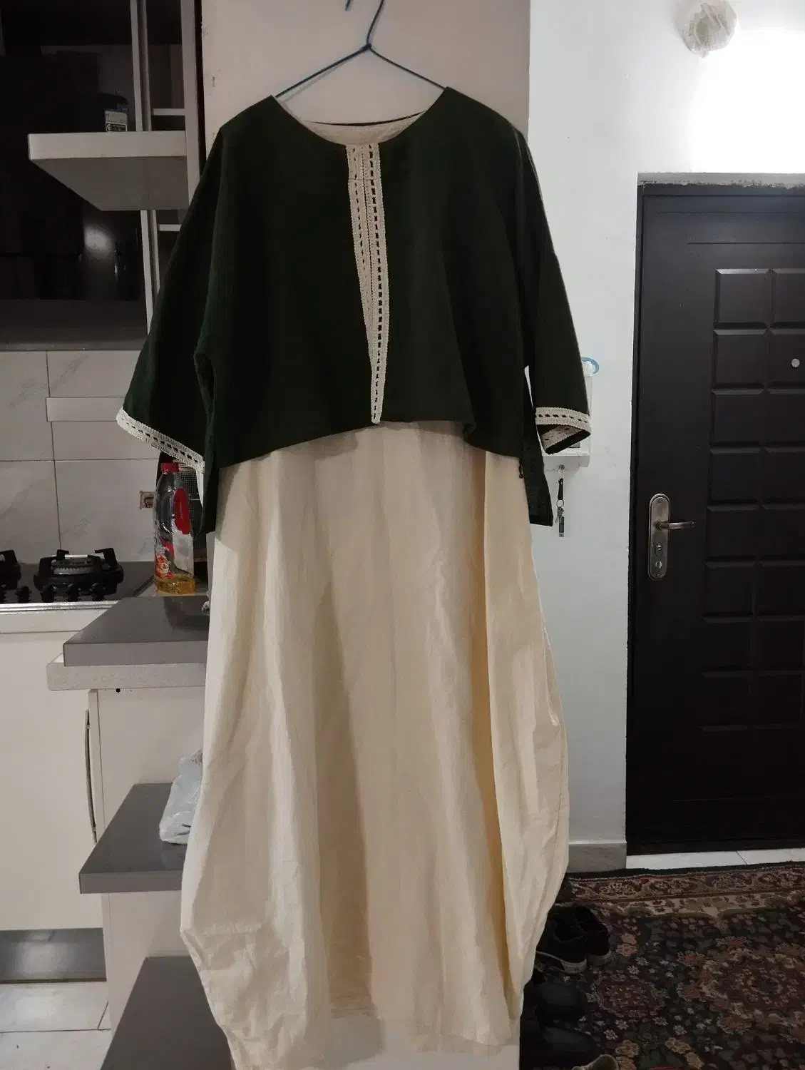 تعدادی پالتو در حد نو|لباس|قرچک, پویینک|دیوار