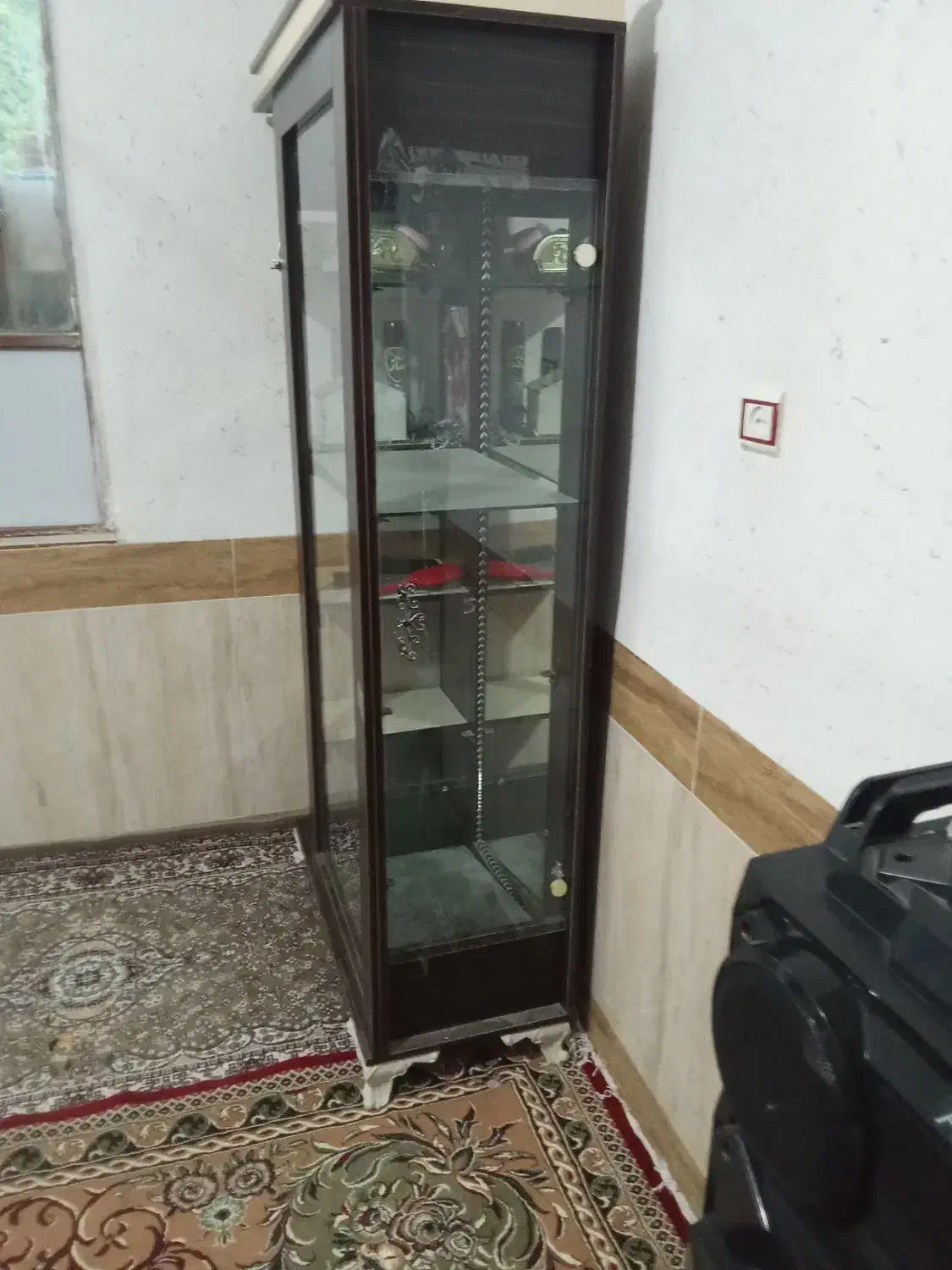 بوفه در حد نو|بوفه، ویترین، کنسول|گناباد, |دیوار