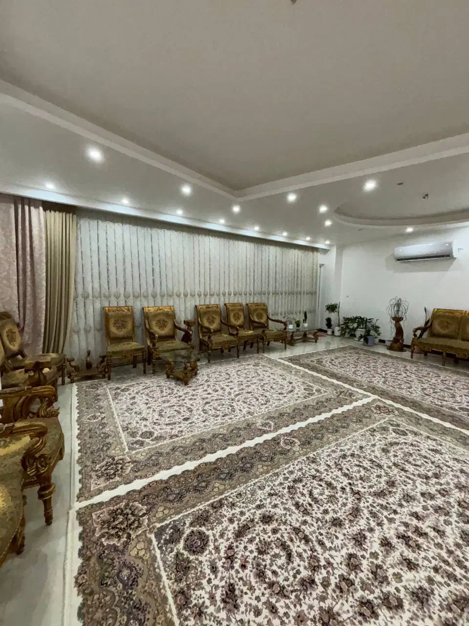 آپارتمان/تک واحدی/215 متری/سه خواب/محمود نژاد|اجارهٔ آپارتمان|قم, زنبیل آباد|دیوار