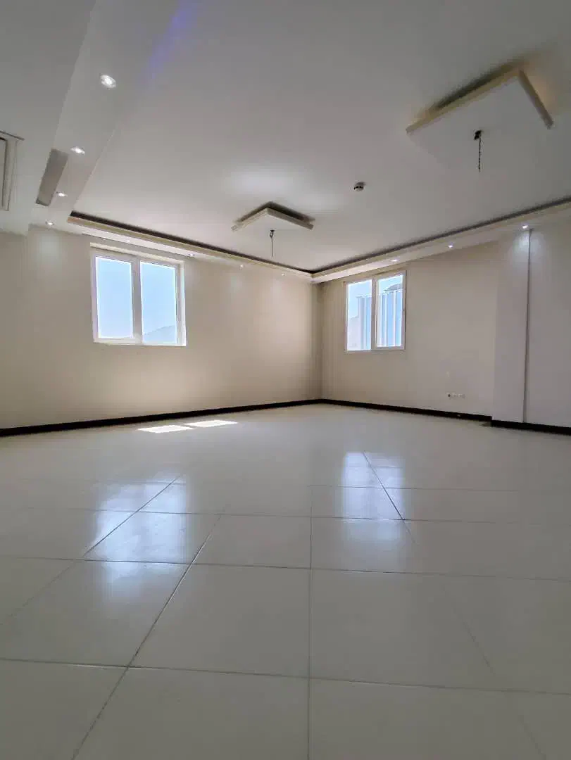 آپارتمان ۱۱۰ متری برج آسمان سه کله