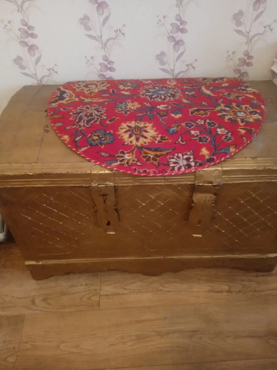 صندوقچه چوبی قدیمی|کلکسیون اشیاء عتیقه|تهران, فلسطین (میدان انقلاب)|دیوار