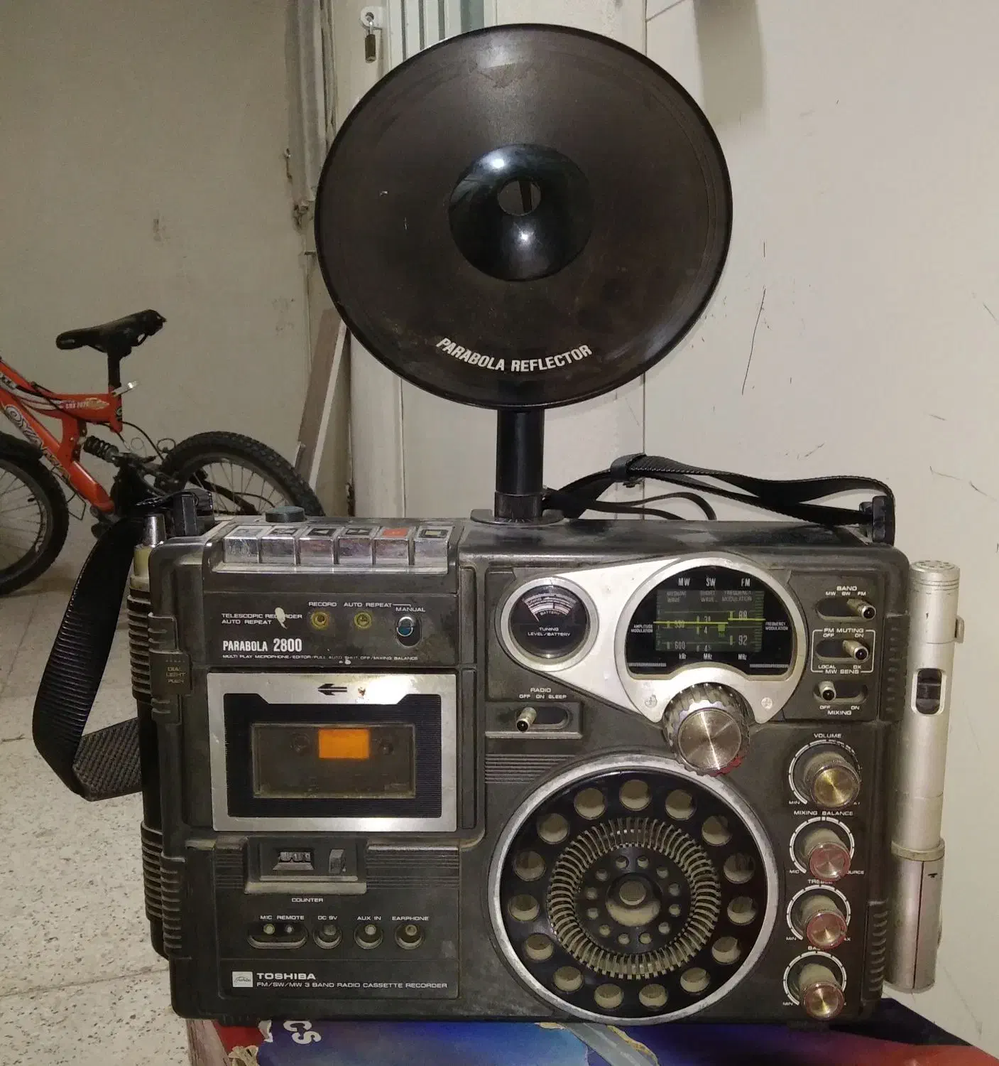 ۲دستگاه تلویزیون۳ دستگاه رادیوضبط|تلویزیون و پروژکتور|سنندج, |دیوار