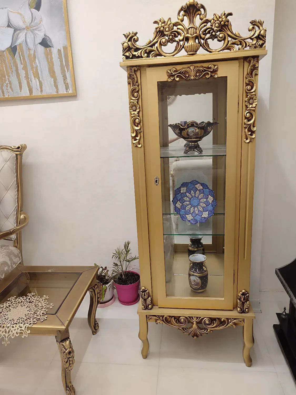 ویترین طلایی کوچک|بوفه، ویترین، کنسول|اصفهان, بهارستان|دیوار