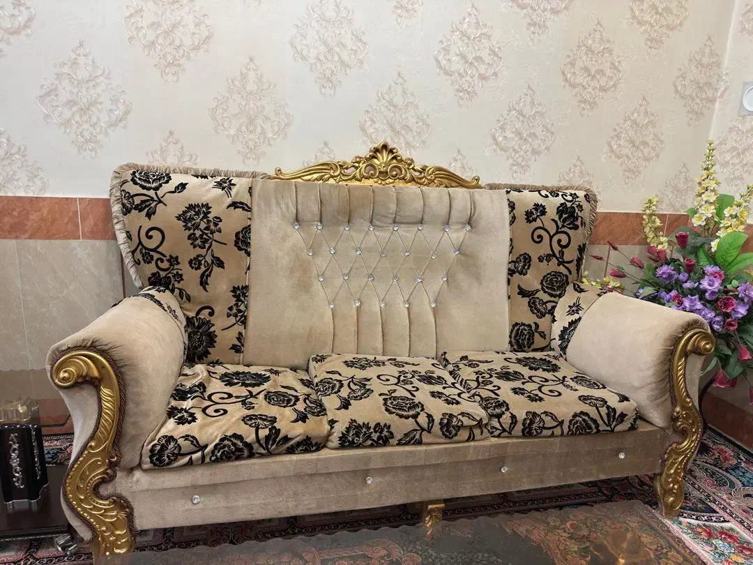 مبل و ویترین|مبلمان خانگی و میز عسلی|هشتگرد, شهرک بعثت|دیوار