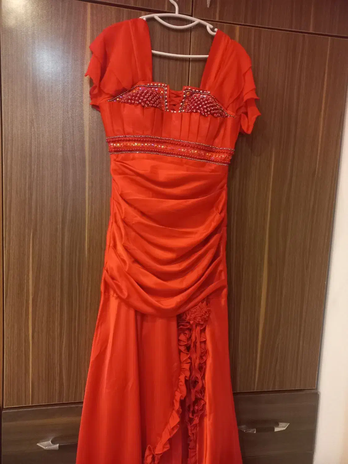 لباس مجلسی|لباس|رشت, گلباغ نماز|دیوار